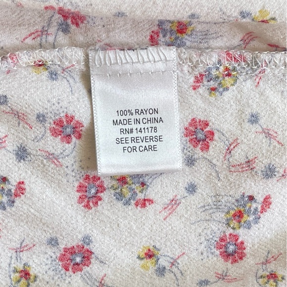 Kirious Ditsy Floral Cream V-neck Tiered Shift Knee Length Dress w Synch Chest - Picture 13 of 15